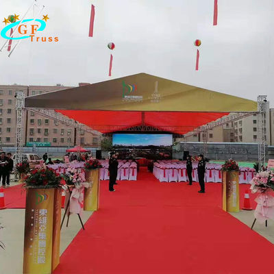 Nhà thờ 4m Hệ thống giàn nhôm sân khấu chiếu sáng trên mái nhà