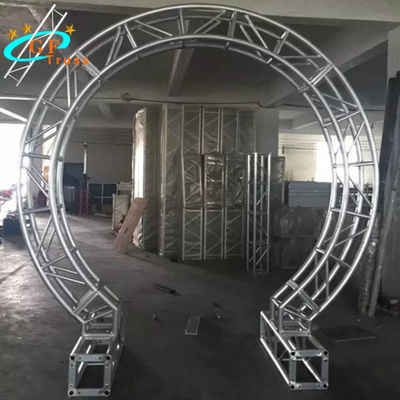 Khung nhôm phông nền đám cưới vòm hiện đại