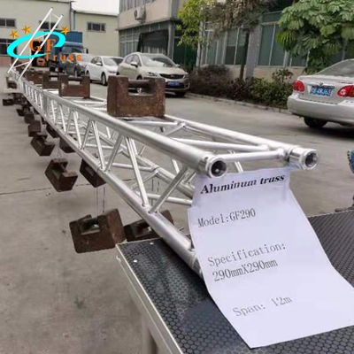 Giàn sân khấu bằng nhôm vuông chiều dài 4m cho hệ thống chiếu sáng trên mái nhà